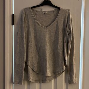 Lucky Brand Heather Gray Long Sleeve V-Neck Top